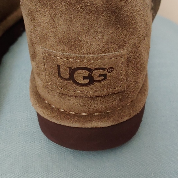 🐸  NWOT UGG Boot - Picture 7 of 11